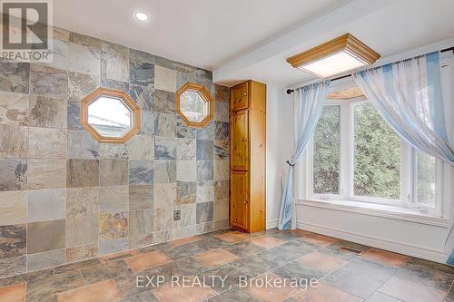 433 Lake Drive E, Georgina, ON - Indoor Photo Showing Bathroom