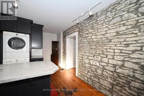 305 Centre Street, Prescott, ON - Indoor Photo Showing Laundry Room