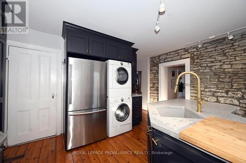 305 Centre Street, Prescott, ON - Indoor Photo Showing Laundry Room