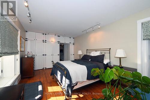 305 Centre Street, Prescott, ON - Indoor Photo Showing Bedroom