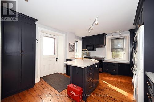 305 Centre Street, Prescott, ON - Indoor Photo Showing Kitchen