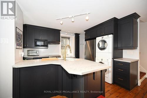 305 Centre Street, Prescott, ON - Indoor Photo Showing Kitchen