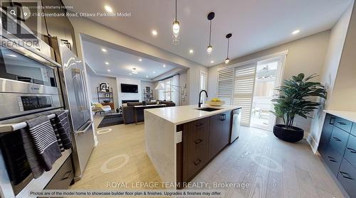 906 Pinkmallow Way, Ottawa, ON - Indoor Photo Showing Kitchen With Upgraded Kitchen