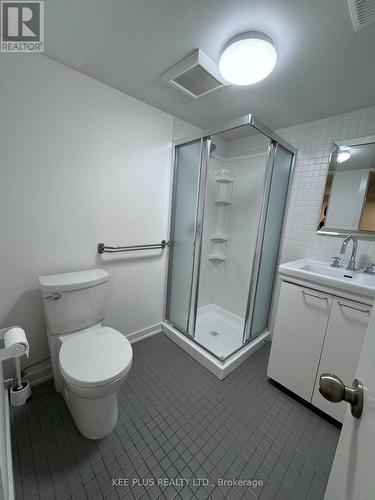 48 Bellamy B2 Road, Toronto, ON - Indoor Photo Showing Bathroom