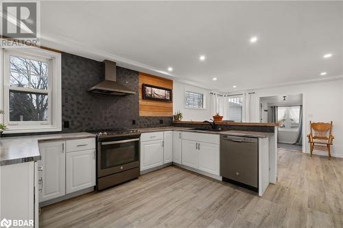 89 Avondale Road, Belleville, ON - Indoor Photo Showing Kitchen