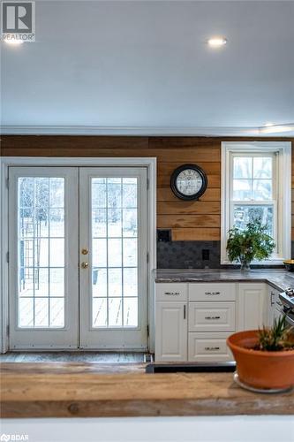 89 Avondale Road, Belleville, ON - Indoor Photo Showing Kitchen