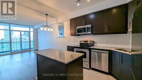 3702 - 223 Webb Drive, Mississauga, ON - Indoor Photo Showing Kitchen