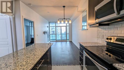 3702 - 223 Webb Drive, Mississauga, ON - Indoor Photo Showing Kitchen