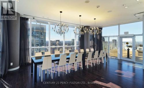 3702 - 223 Webb Drive, Mississauga, ON - Indoor Photo Showing Dining Room