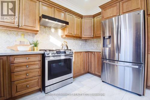 55 Lyndbrook Crescent, Brampton, ON - Indoor Photo Showing Kitchen With Stainless Steel Kitchen