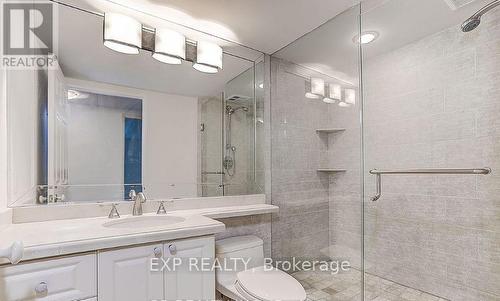 2508 - 24 Wellesley Street W, Toronto, ON - Indoor Photo Showing Bathroom