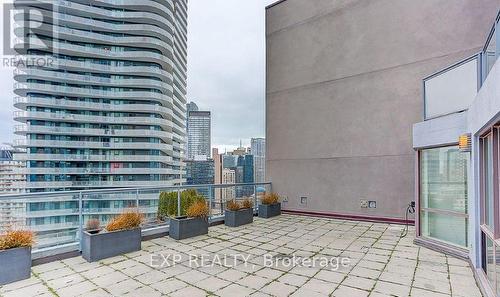 2508 - 24 Wellesley Street W, Toronto, ON - Outdoor