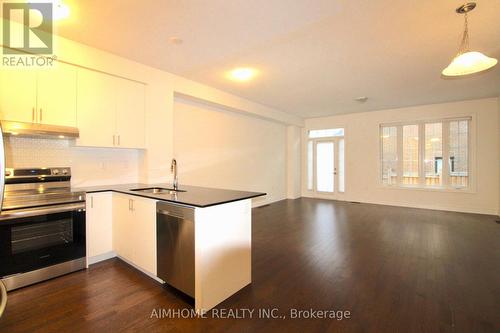 3 Terrain Court, East Gwillimbury, ON - Indoor Photo Showing Kitchen