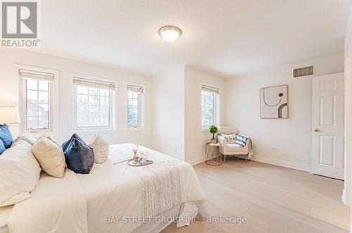 2092 Golden Orchard Trail, Oakville, ON - Indoor Photo Showing Bedroom