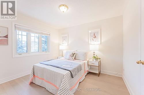 2092 Golden Orchard Trail, Oakville, ON - Indoor Photo Showing Bedroom