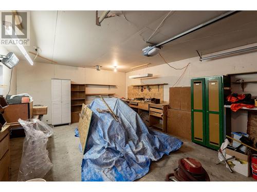 215 Holbrook Road E Lot# 16, Kelowna, BC - Indoor Photo Showing Garage