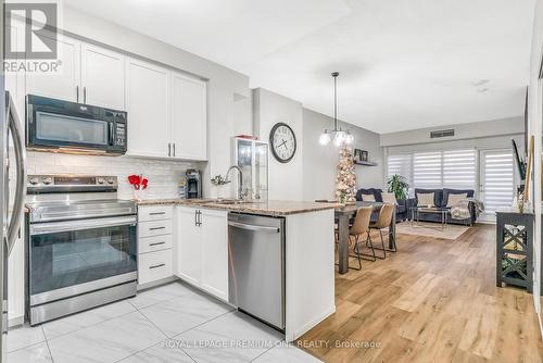 315 - 83 Woodbridge Avenue, Vaughan, ON - Indoor Photo Showing Kitchen With Upgraded Kitchen