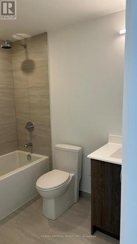 607 - 181 Sheppard Avenue E, Toronto, ON - Indoor Photo Showing Bathroom