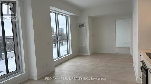 607 - 181 Sheppard Avenue E, Toronto, ON - Indoor Photo Showing Other Room