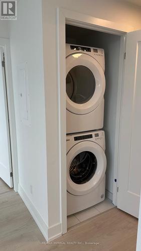 607 - 181 Sheppard Avenue E, Toronto, ON - Indoor Photo Showing Laundry Room