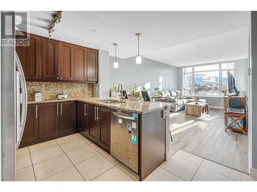 75 Martin Street Unit# 406, Penticton, BC - Indoor Photo Showing Kitchen