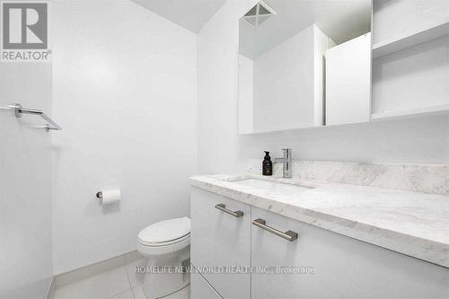 2806 - 2221 Yonge Street, Toronto, ON - Indoor Photo Showing Bathroom