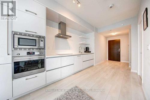 2806 - 2221 Yonge Street, Toronto, ON - Indoor Photo Showing Kitchen