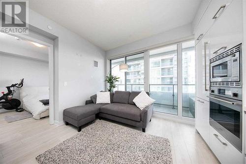 2806 - 2221 Yonge Street, Toronto, ON - Indoor Photo Showing Living Room