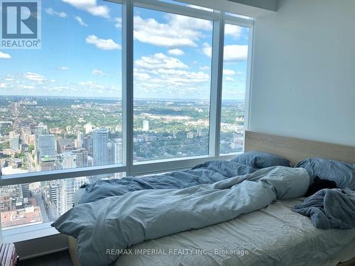 6008 - 1 Bloor Street, Toronto, ON - Indoor Photo Showing Bedroom