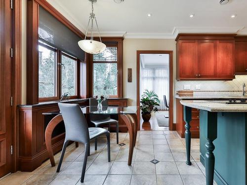 Coin-repas - 106 Av. De Mortlake, Saint-Lambert, QC - Indoor Photo Showing Dining Room