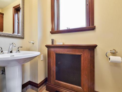 Salle d'eau - 106 Av. De Mortlake, Saint-Lambert, QC - Indoor Photo Showing Bathroom