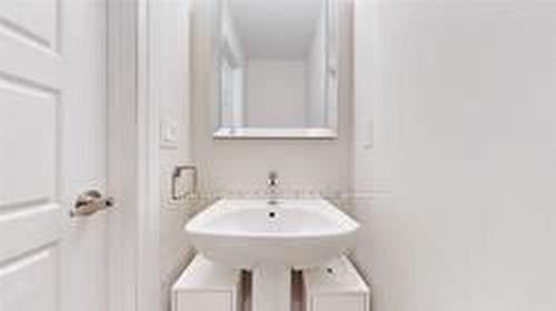 68-721 Lawrence Ave W, Toronto, ON - Indoor Photo Showing Bathroom