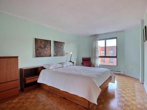 Master bedroom - 604-575 Rue Lucien-L'Allier, Montréal (Ville-Marie), QC - Indoor Photo Showing Bedroom