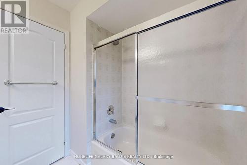 6 Durling Rock Street, Ajax, ON - Indoor Photo Showing Bathroom