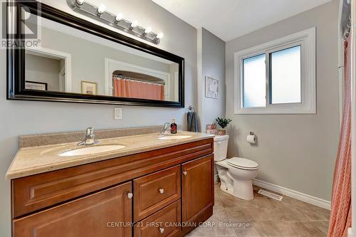 57 Hillier Crescent, Brantford, ON - Indoor Photo Showing Bathroom