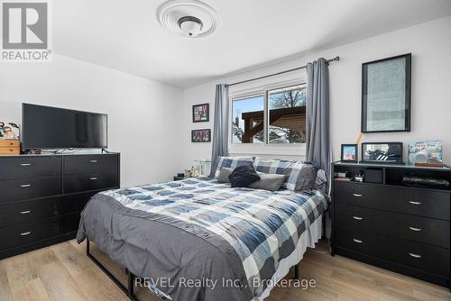 48 Valencourt Drive, Welland (767 - N. Welland), ON - Indoor Photo Showing Bedroom