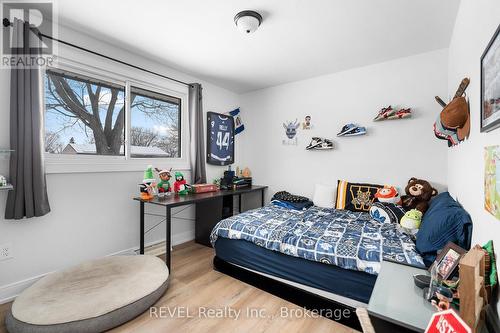 48 Valencourt Drive, Welland (767 - N. Welland), ON - Indoor Photo Showing Bedroom