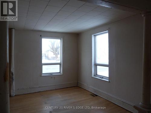 10680 Main Street, North Dundas, ON - Indoor Photo Showing Other Room