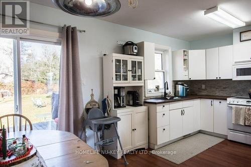 2340 Hyw 11 S, Oro-Medonte, ON - Indoor Photo Showing Kitchen