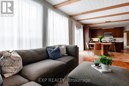 65 Buena Vista Drive, Orangeville, ON - Indoor Photo Showing Living Room