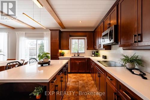 65 Buena Vista Drive, Orangeville, ON - Indoor Photo Showing Kitchen