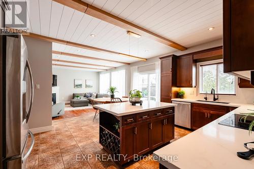 65 Buena Vista Drive, Orangeville, ON - Indoor Photo Showing Kitchen