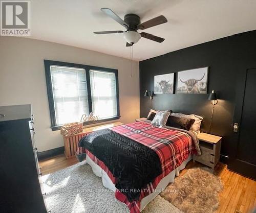 153 Kent Street, Port Colborne (878 - Sugarloaf), ON - Indoor Photo Showing Bedroom