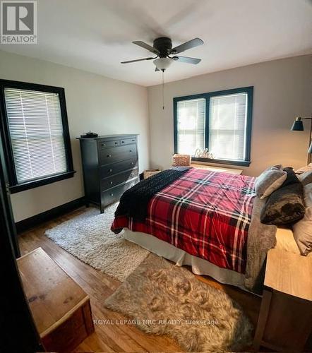 153 Kent Street, Port Colborne (878 - Sugarloaf), ON - Indoor Photo Showing Bedroom