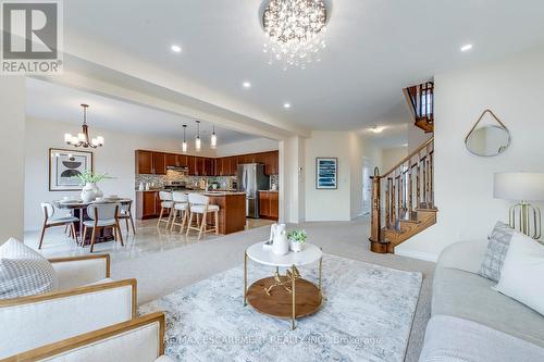 428 Dalgleish Trail, Hamilton, ON - Indoor Photo Showing Living Room