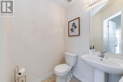 428 Dalgleish Trail, Hamilton, ON - Indoor Photo Showing Bathroom