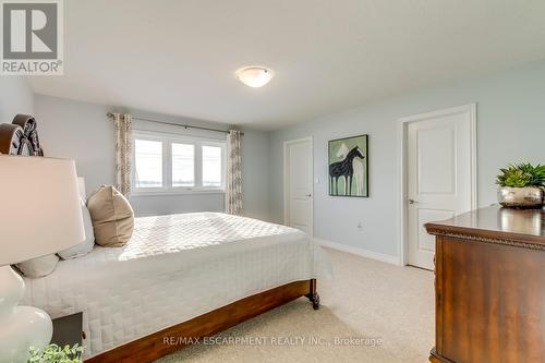 428 Dalgleish Trail, Hamilton, ON - Indoor Photo Showing Bedroom