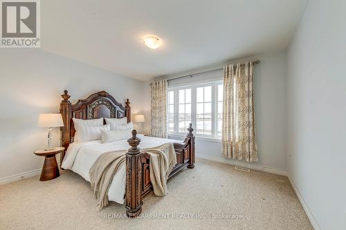 428 Dalgleish Trail, Hamilton, ON - Indoor Photo Showing Bedroom