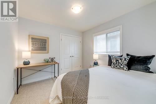 428 Dalgleish Trail, Hamilton, ON - Indoor Photo Showing Bedroom