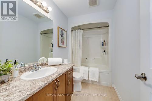 428 Dalgleish Trail, Hamilton, ON - Indoor Photo Showing Bathroom